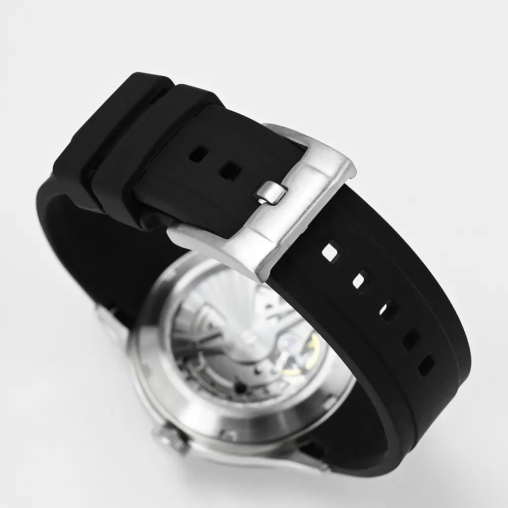 HORAE V Vantage Axial black rubber strap and folding clasp detail