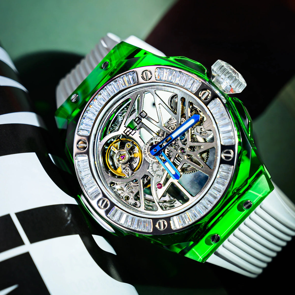 T712 green and white detail scene